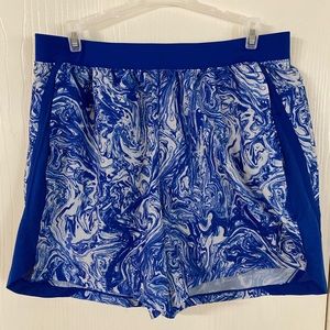 Under Armour Mens quick dry Shorts - Large NWT